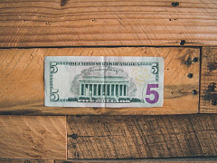 «Основная масса людей никогда не будет финансово грамотной настолько, чтобы их не обманули»