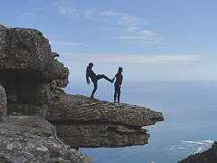 «Не до шуток»: когда юмор полезен, а когда нет