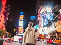 Реклама делает нас несчастными