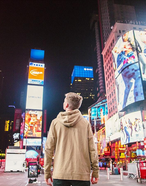 Реклама делает нас несчастными