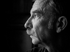 «Умерь свой блеск, смешайся с пылью»