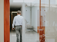 Люди прежде всего