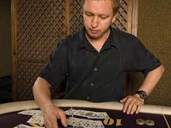 Как карта ляжет. Беседа с профессиональным игроком в покер Александром Кравченко
