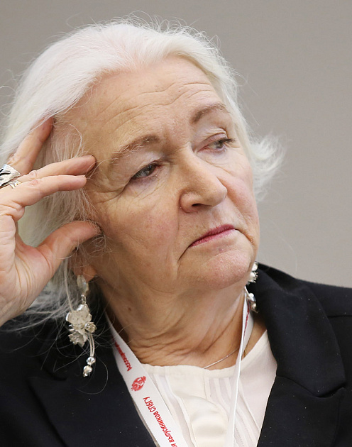 Схватка между ИИ и мозгом: Татьяна Черниговская — о будущем естественного и искусственного интеллектов