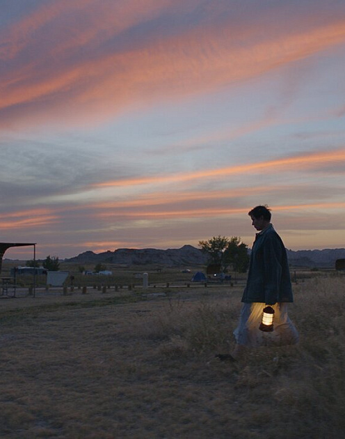 «Там, где объятия»: история выживающей Америки