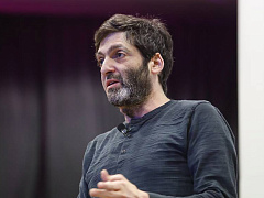 Как не попасться в ловушку конспирологии? Отрывок из книги Дэна Ариели