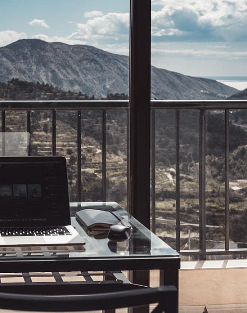 Сохранить дистанцию: как и зачем мы навсегда перевели всех сотрудников на удаленку