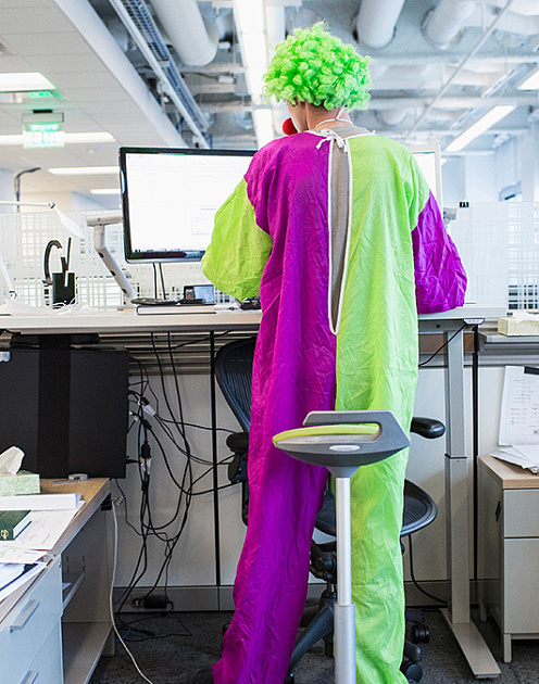 Научитесь шутить на работе