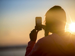 Зачем вы покупаете новый смартфон? Потому что хотите быть лучше