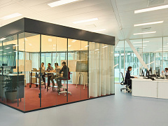 «Идеи для лидера»: СЕО Airbnb о вовлеченности в детали, уроки переговорщика и вредные привычки руководителя