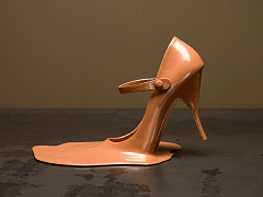 Роскошный ответ: как люксовым брендам победить контрафакт