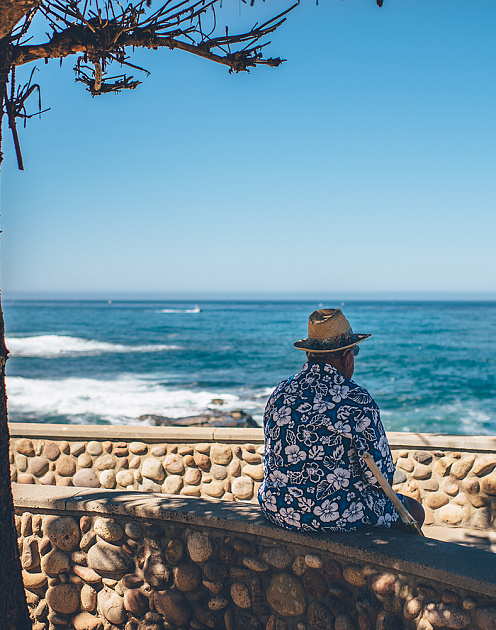 Старикам здесь не место