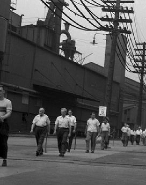 Почему сотрудники всем недовольны