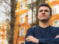 «Если люди говорят не как мы, нам кажется, что они плохие»