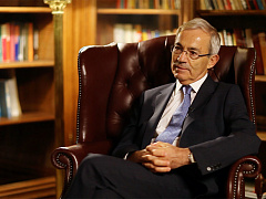 «Вы не доверите уход за своим ребенком компьютеру»