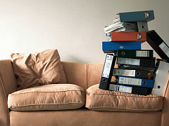 «Резиновое время»: чем опасна работа на удаленке