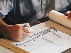 Исследование: руководители недооценивают творческую работу команд, управляемых ИИ