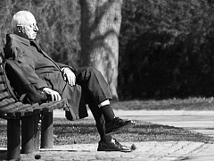 Смириться со своей отставкой