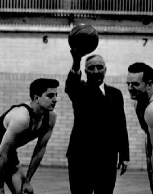 Менеджмент (пока еще) не лидерство