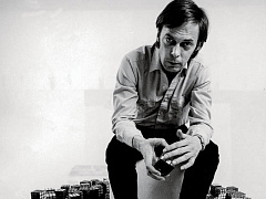 «Учиться — значит развивать умение отыскивать новые ходы в непривычных обстоятельствах»