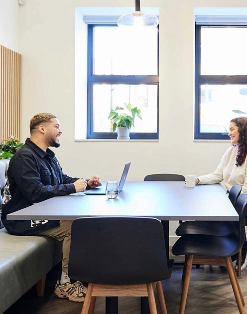 «Идеи для лидера»: проблема фаворитизма и стратегия, созданная ИИ