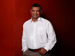 Тони Фернандес: «Раз в месяц я работаю грузчиком»