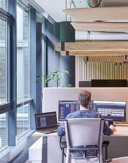 «Идеи для лидера»: продажа бизнеса в России, будущее работы и испытание нейросетями