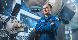 Лидерство на высоте четырехсот километров