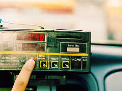 Служба такси должна измениться, чтобы не прогореть